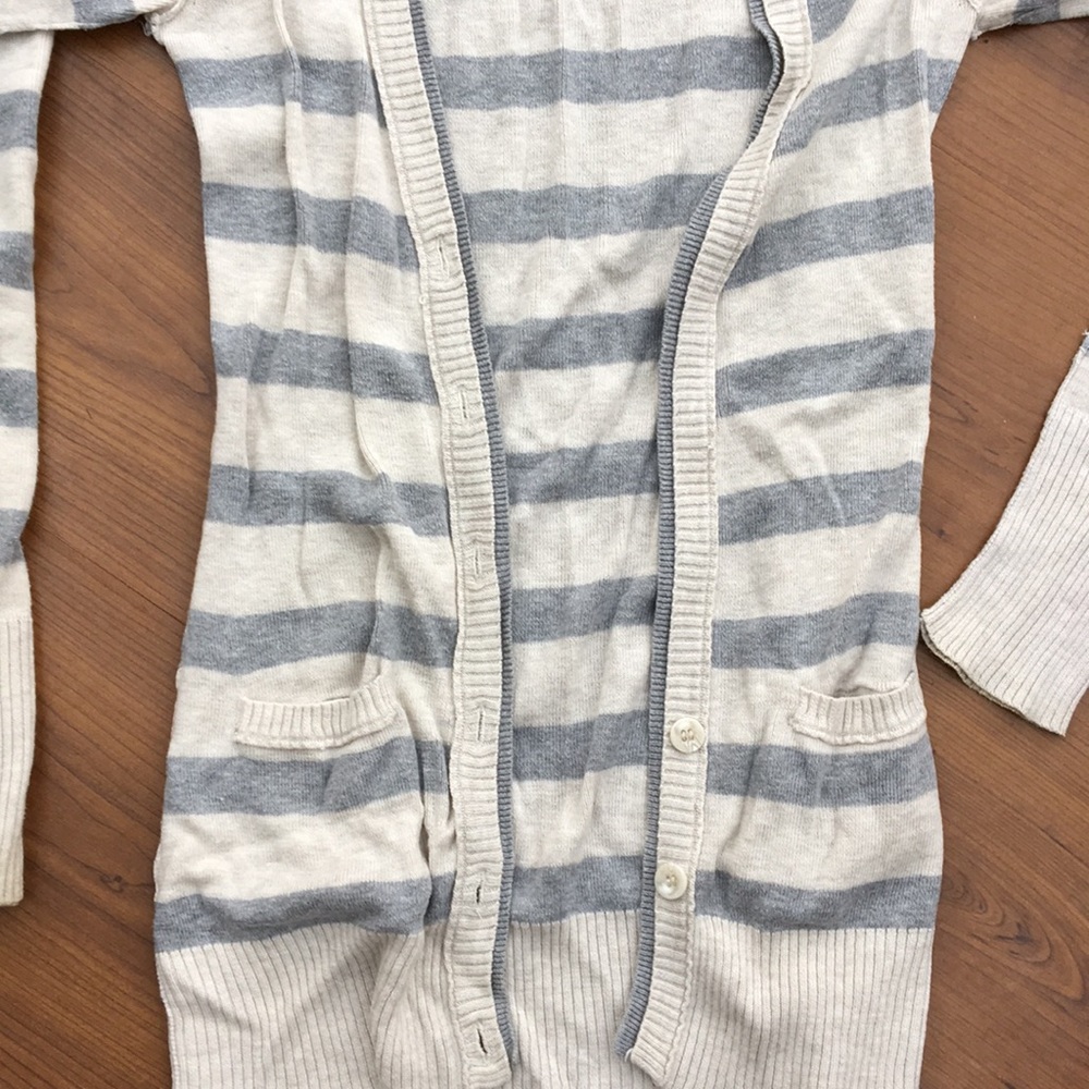 Cardigan - Picture 2 of 3